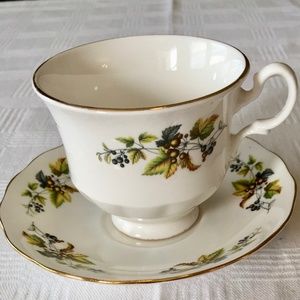 Gainsborough Bone China Cup and Saucer Fall Berries and Leaves